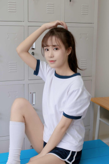 和寡妇房东在做爰HD